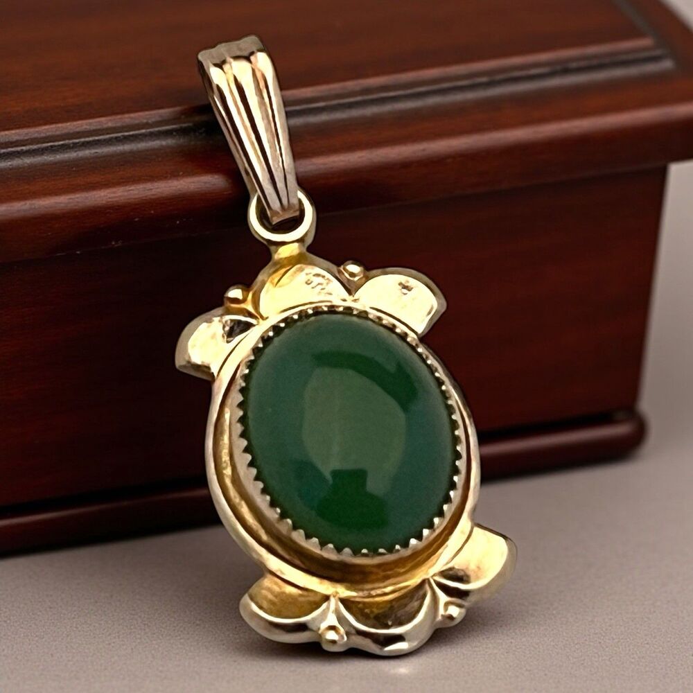 Vintage 1950s Green Cabochon Pendant Gold Tone Ornate Setting - 7S